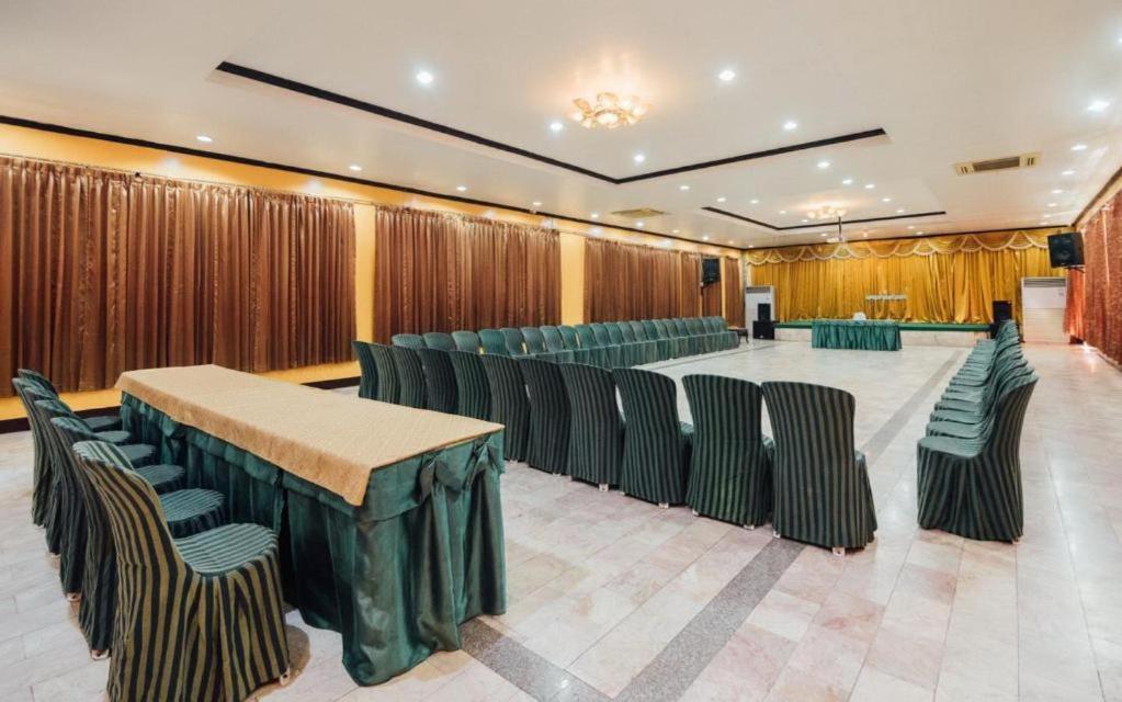 The Pine Resort Pathum Thani Eksteriør bilde