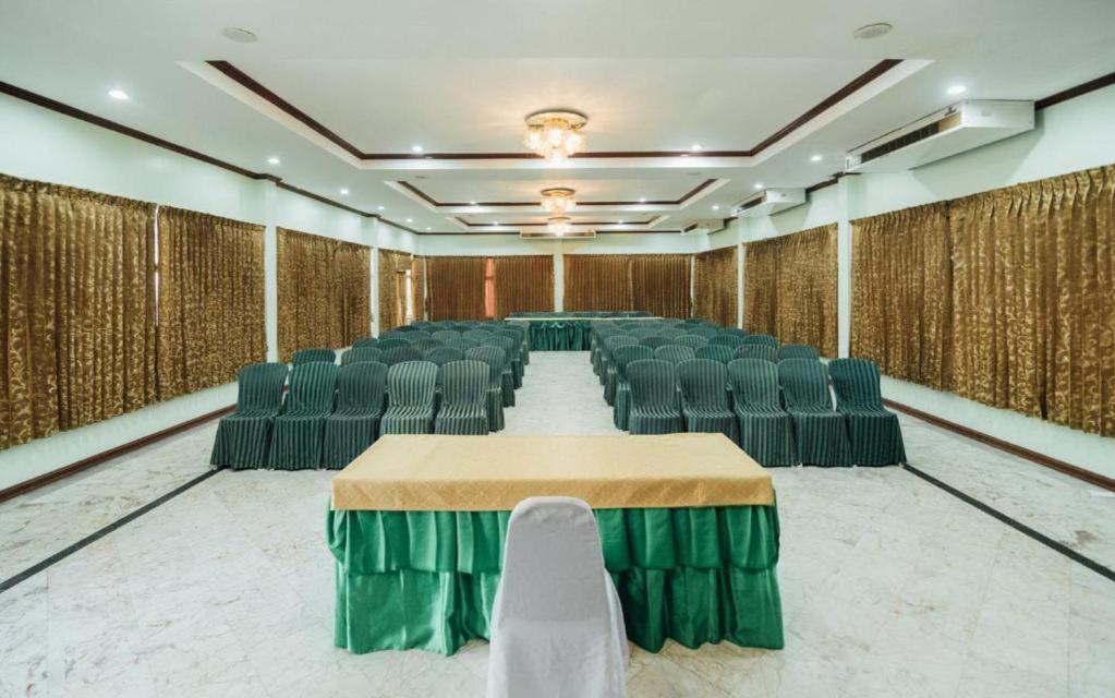 The Pine Resort Pathum Thani Eksteriør bilde