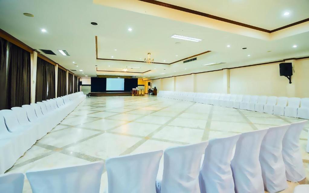 The Pine Resort Pathum Thani Eksteriør bilde