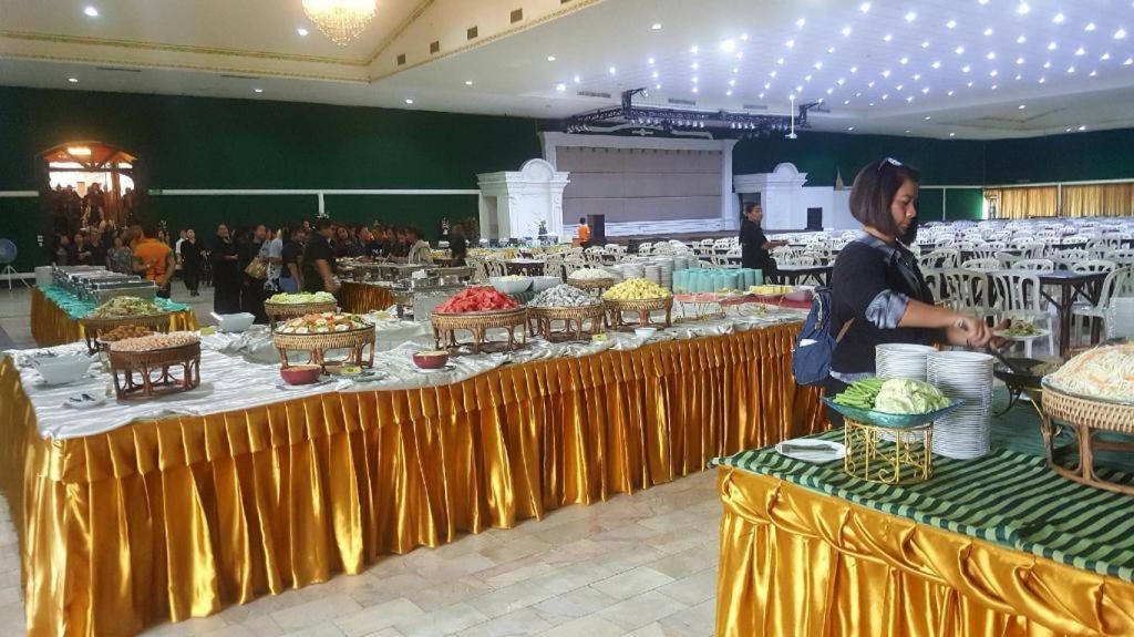 The Pine Resort Pathum Thani Eksteriør bilde