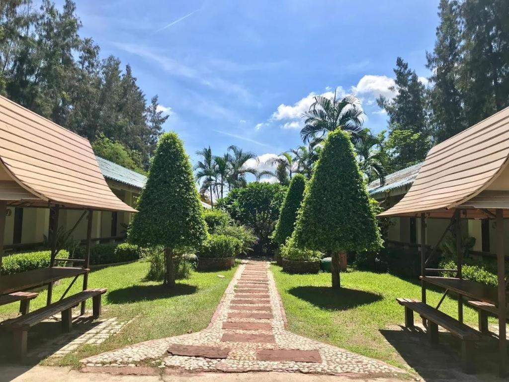 The Pine Resort Pathum Thani Eksteriør bilde